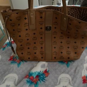 Liz reversible large tote